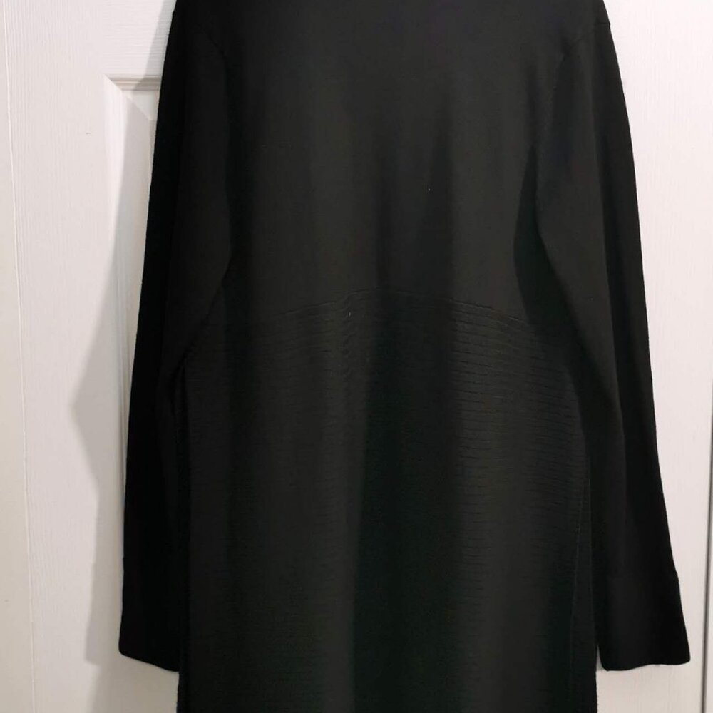 Elegant Black Knit Cardigan (L) - Picture 2 of 11
